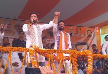 मैं अपने पापा की कसम खाता हूं जब तक देश के प्रधानमंत्री नरेंद्र मोदी हैं तब तक इस देश से न तो आरक्षण को खत्म किया जाएगा और न ही संविधान बदला जाएगा: चिराग पासवान